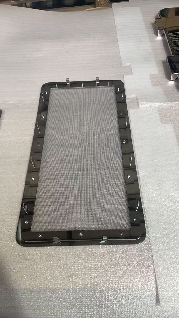 Marine screen assembly mesh retention detail